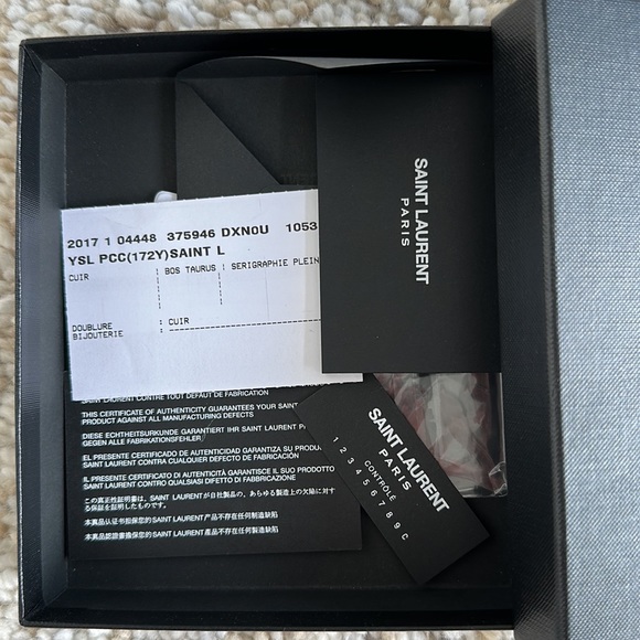 YSL Cardholder - Picture 6 of 6